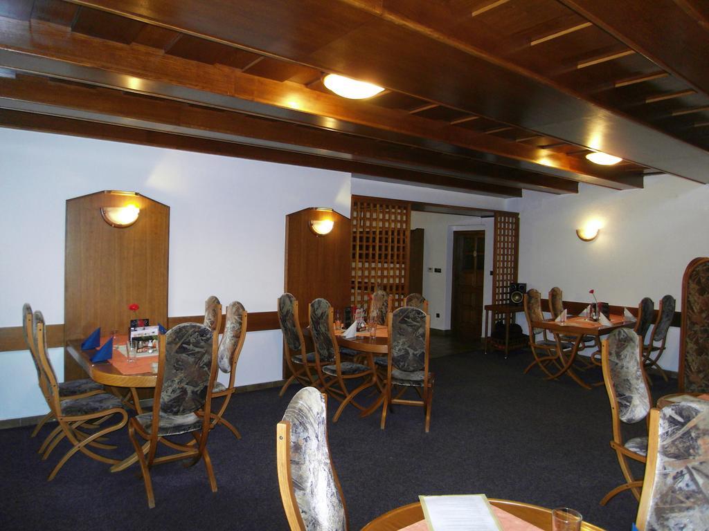 Penzion A Restaurace U Veterana Frenstat pod Radhostem Luaran gambar